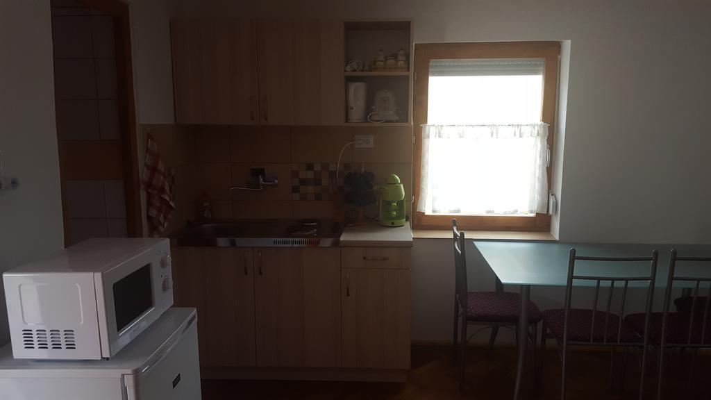 M&M Apartman Tiszafured Exterior photo